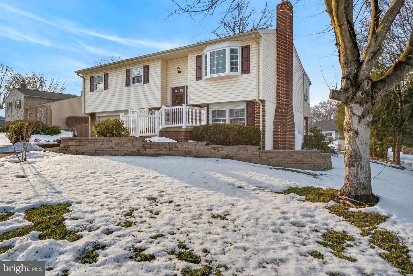 146 S Oak Street photo 3
