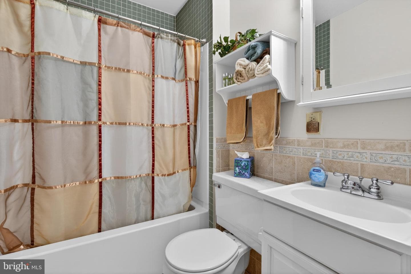 146 S Oak Street photo 31