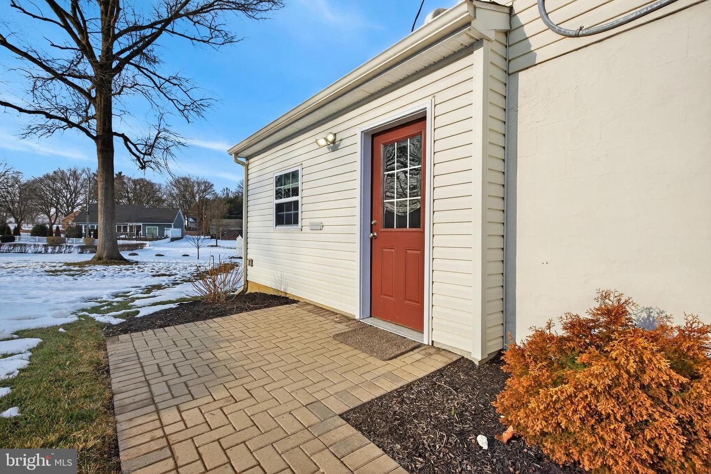 146 S Oak Street photo 44