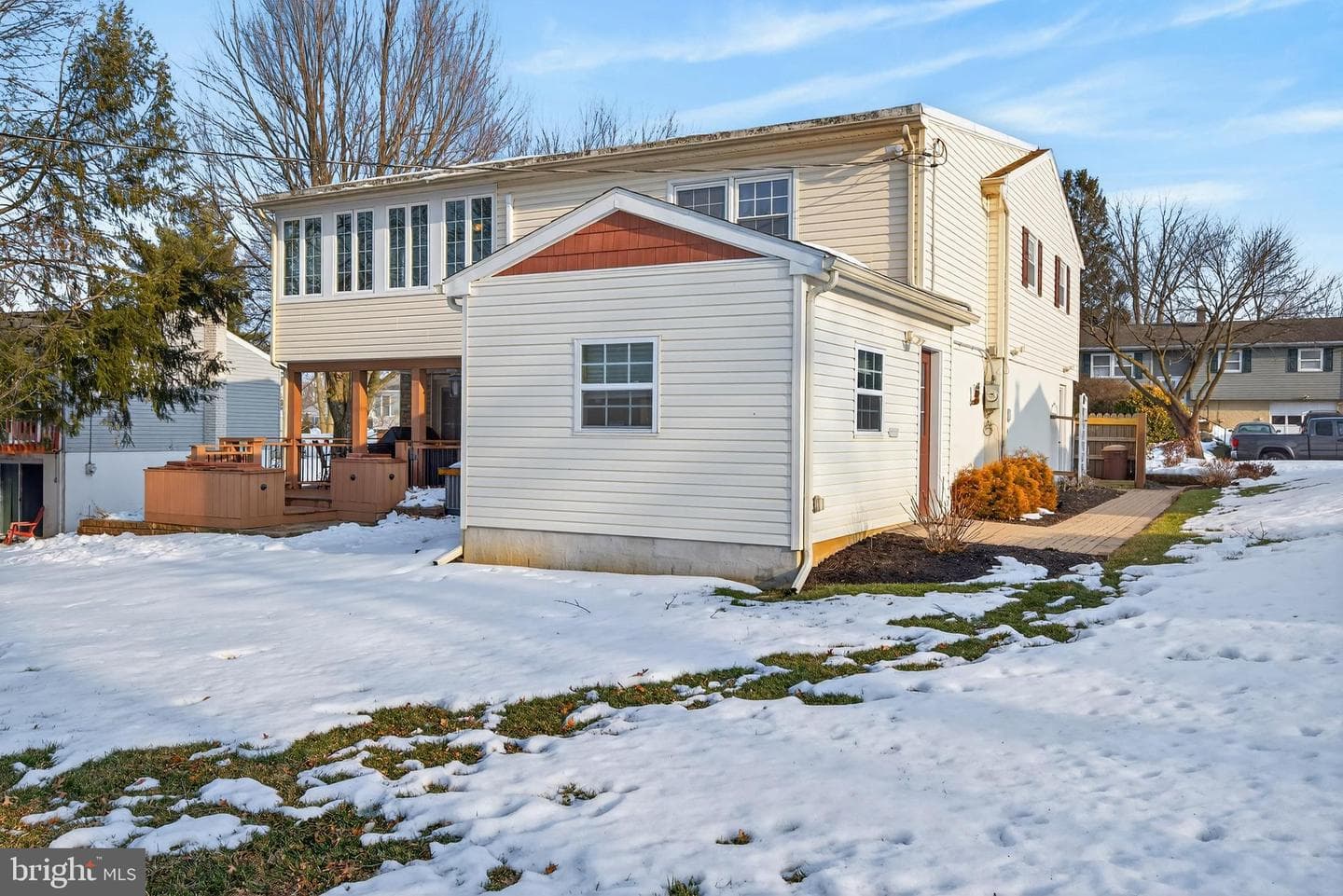 146 S Oak Street photo 48