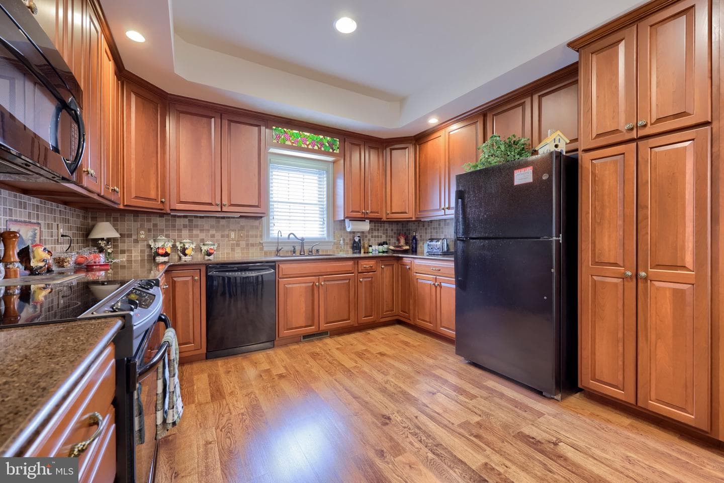 900 Cambridge Drive photo 19