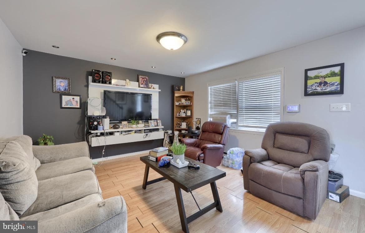1522 Manor Boulevard photo 8