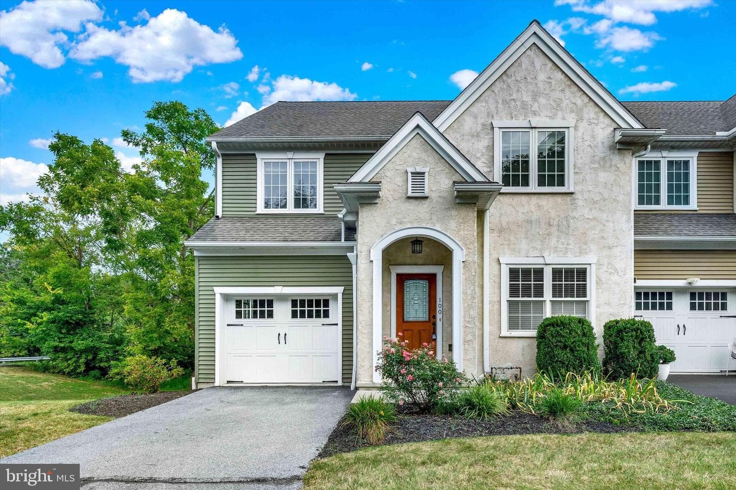 100 Landon Way photo 1