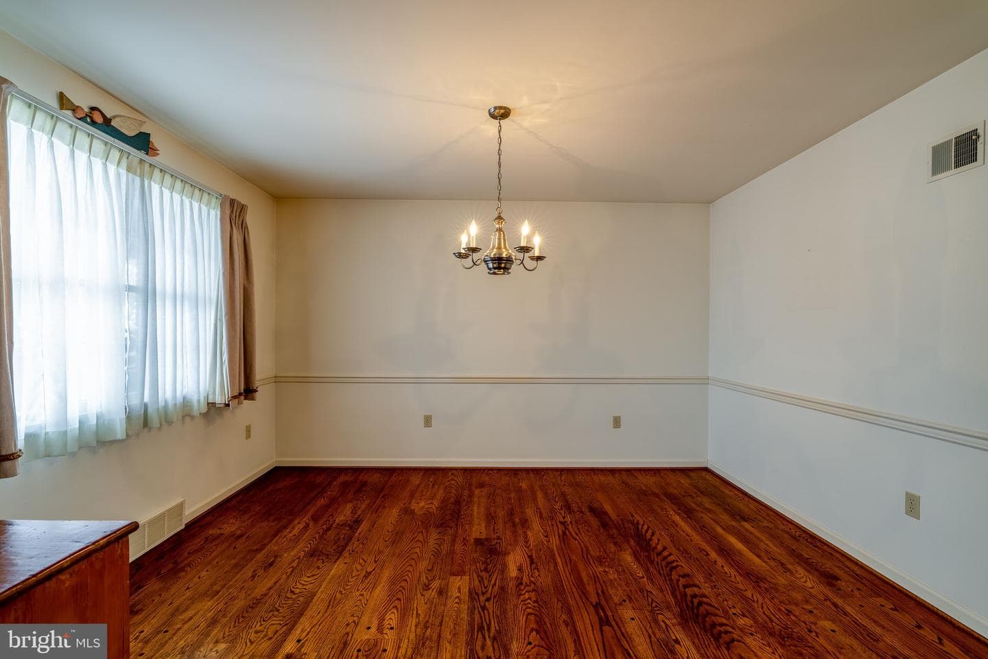 213 Maple Avenue photo 11
