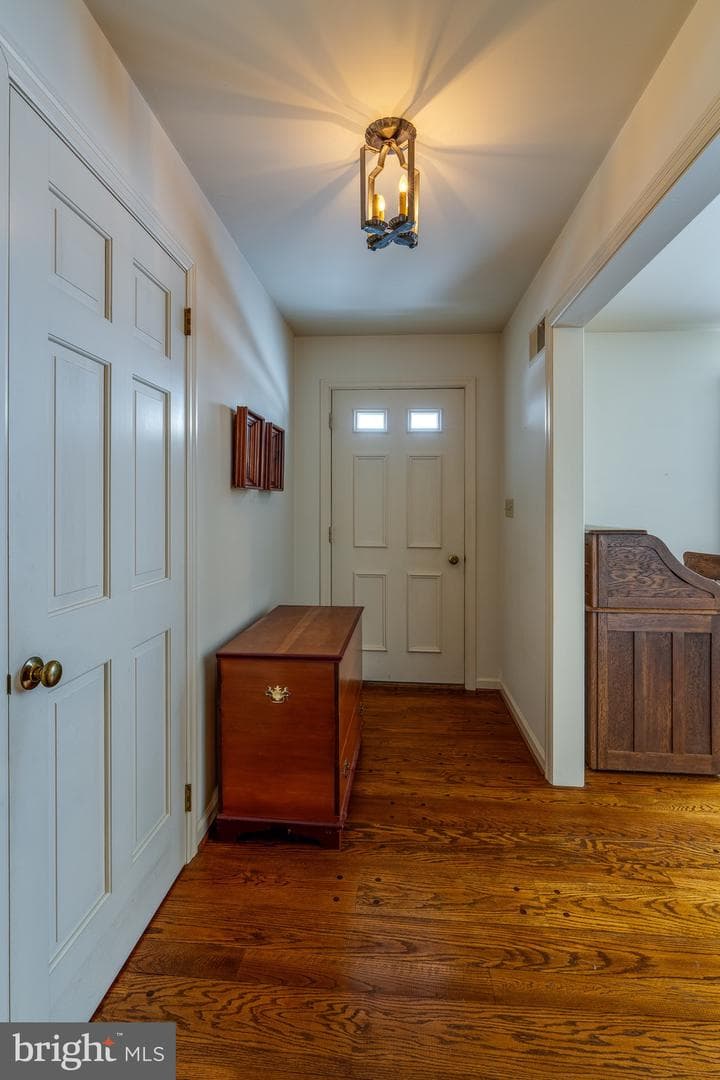 213 Maple Avenue photo 3