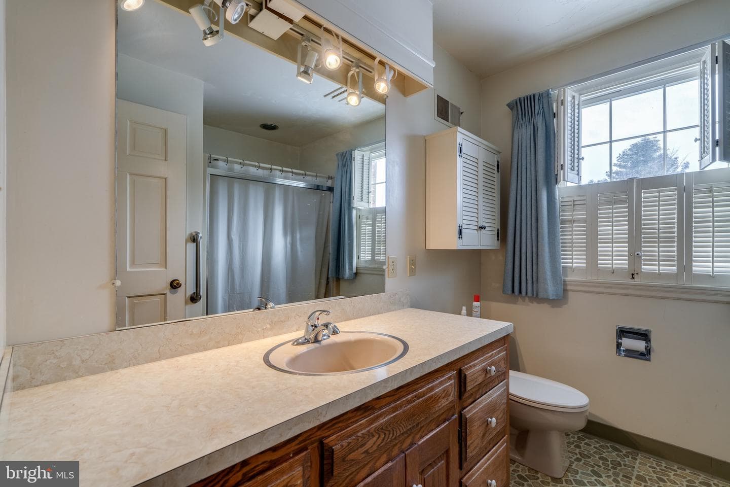 213 Maple Avenue photo 31