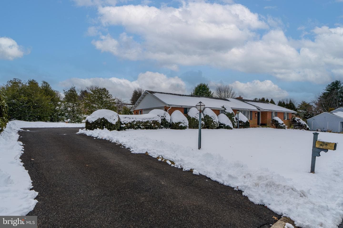 213 Maple Avenue photo 48