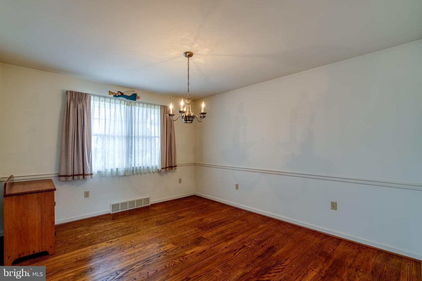 213 Maple Avenue photo 6