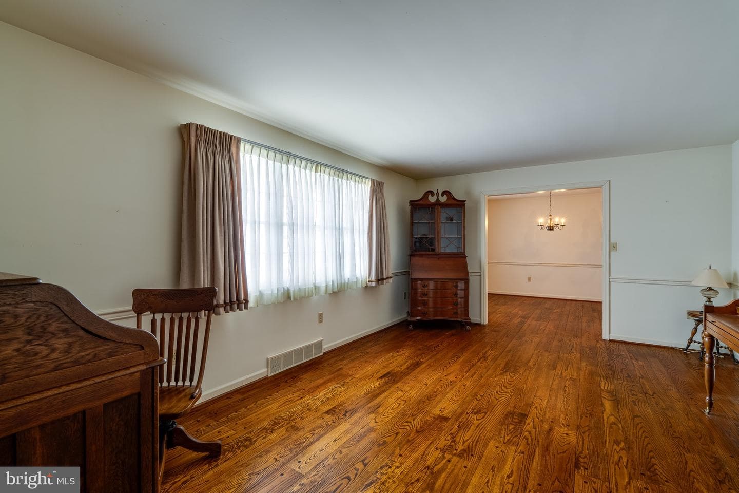213 Maple Avenue photo 7