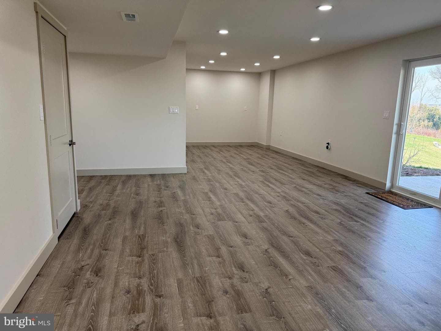 220 Pebble Drive photo 33