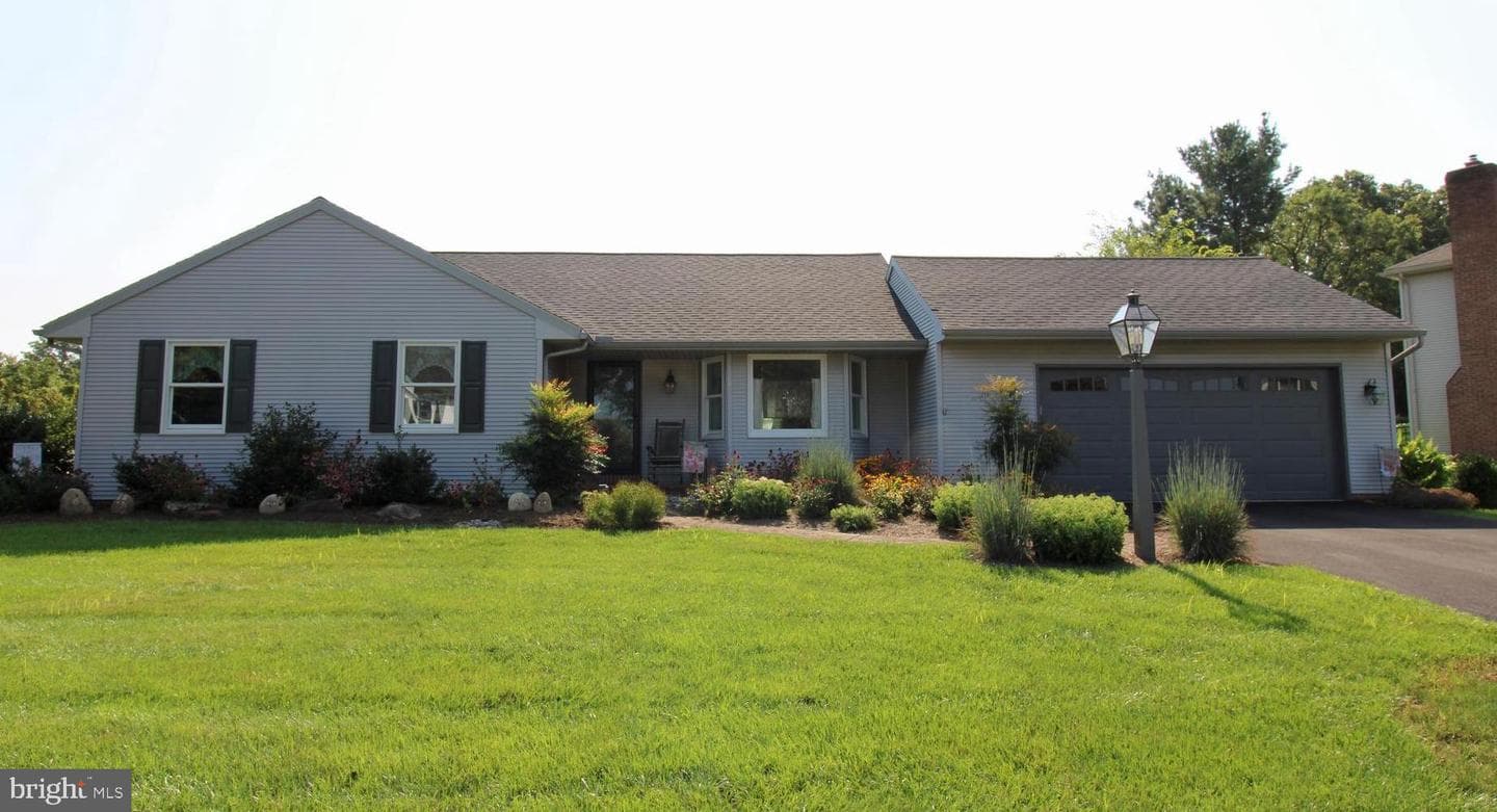 923 Jade Avenue photo 3