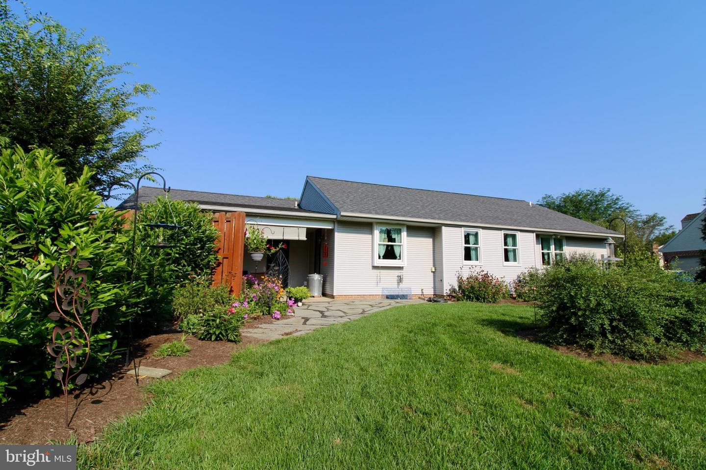 923 Jade Avenue photo 37