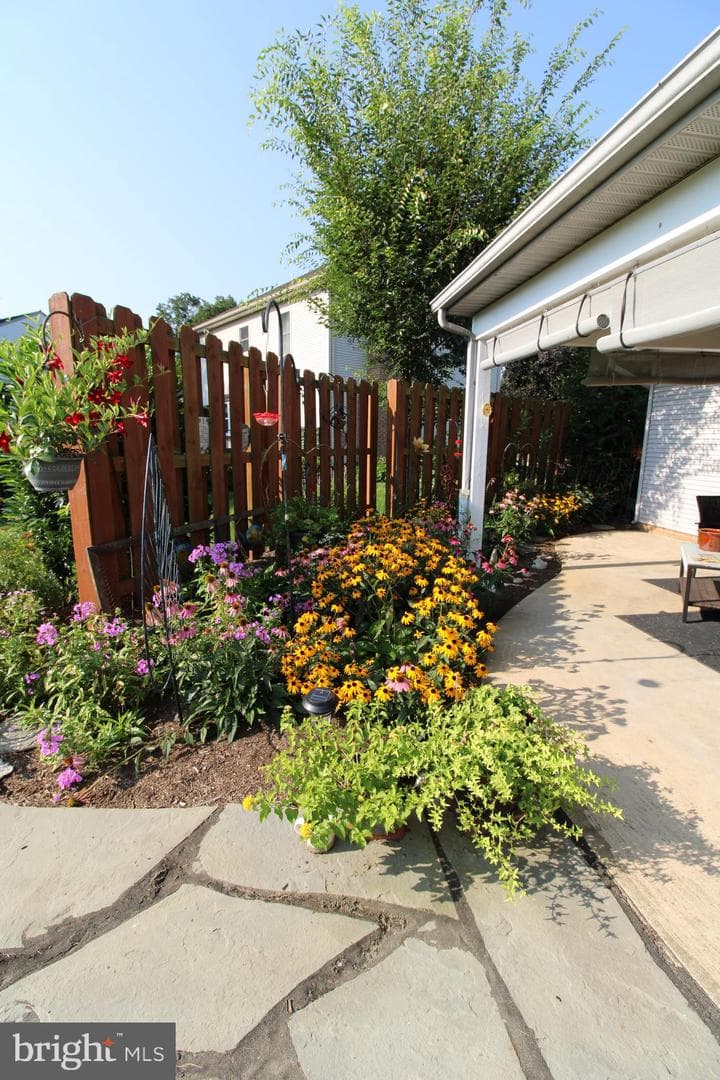 923 Jade Avenue photo 40