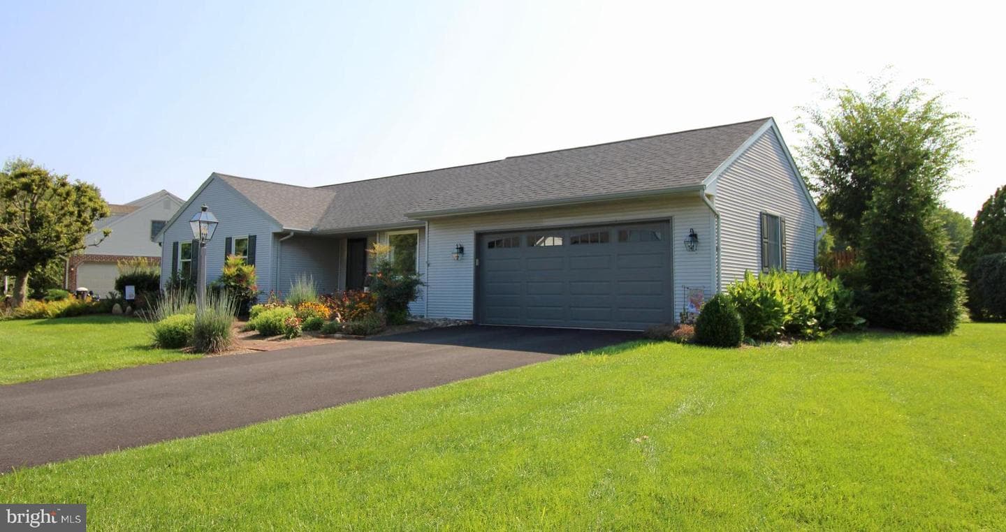 923 Jade Avenue photo 6