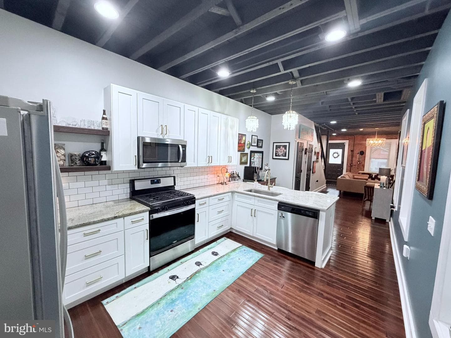 350 E Chestnut Street photo 15