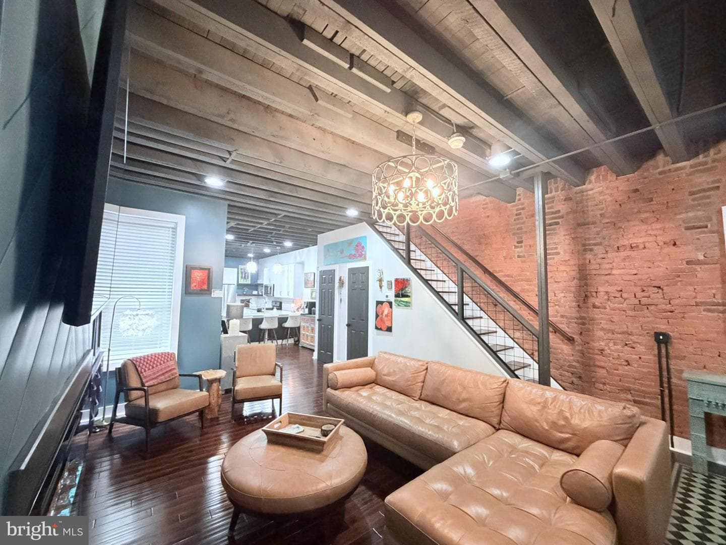 350 E Chestnut Street photo 9