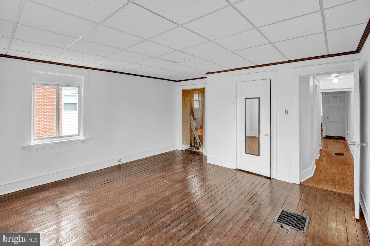 647 S Franklin Street photo 32