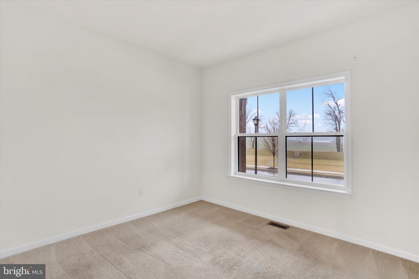 107 Honeysuckle Drive photo 6