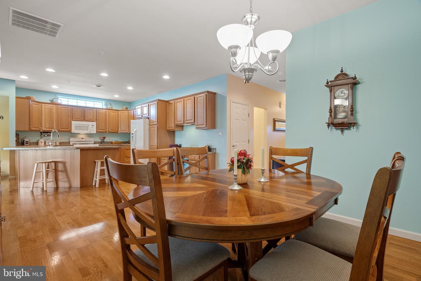 1210 Cantebury Drive photo 6
