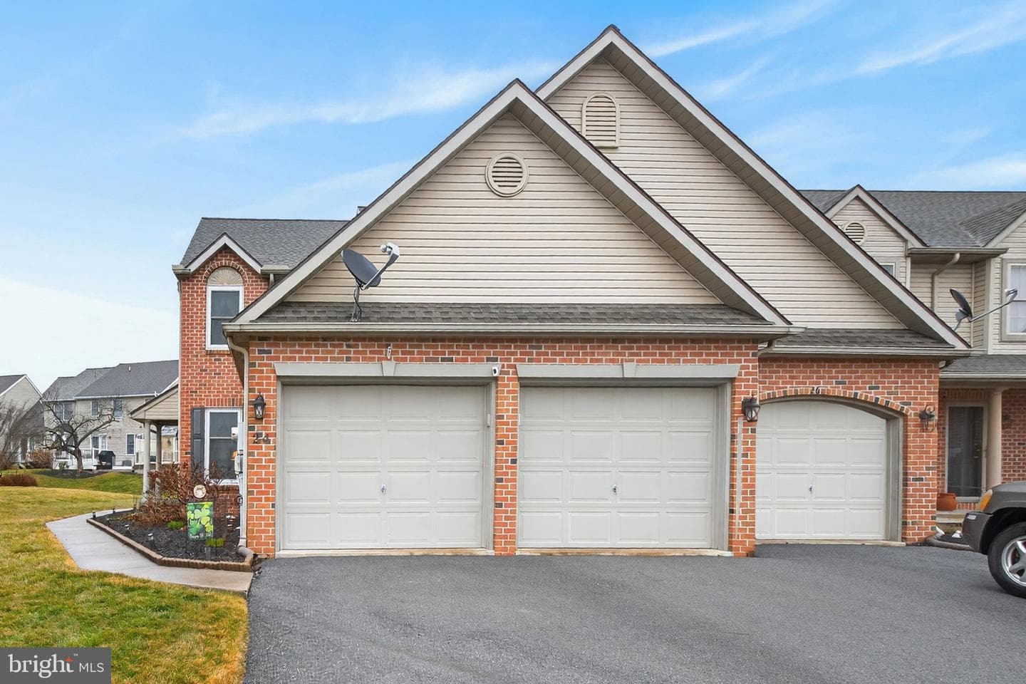 24 Spring Hill Lane photo 2