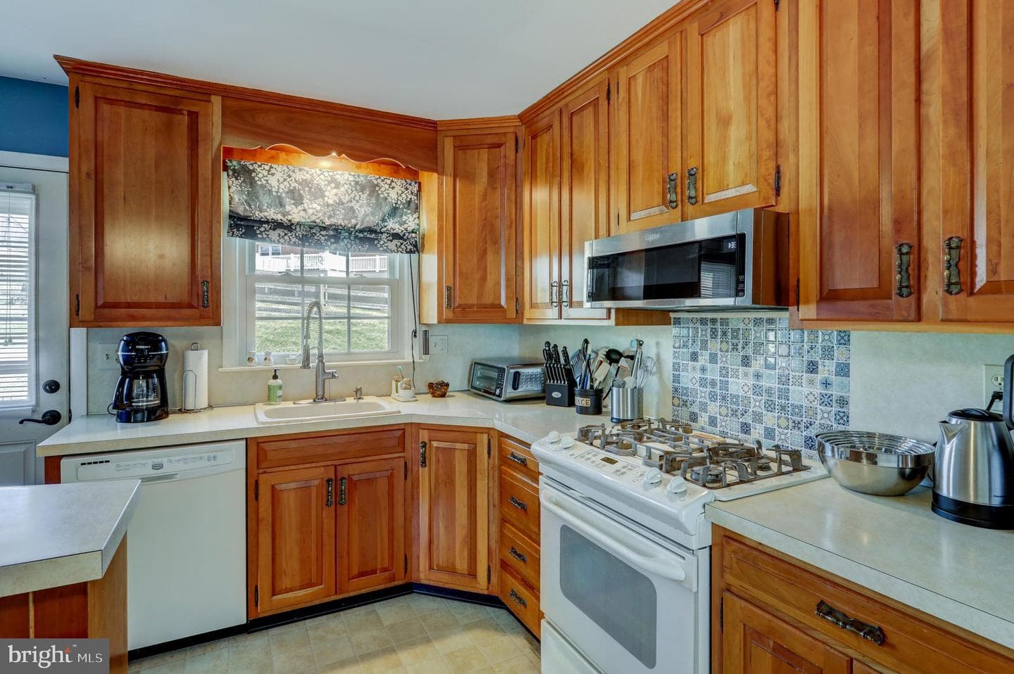 1146 Hermosa Avenue photo 18
