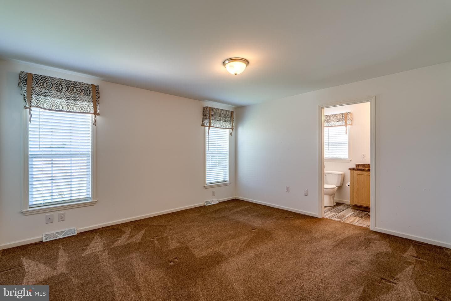 426 Eastwood Lane photo 16