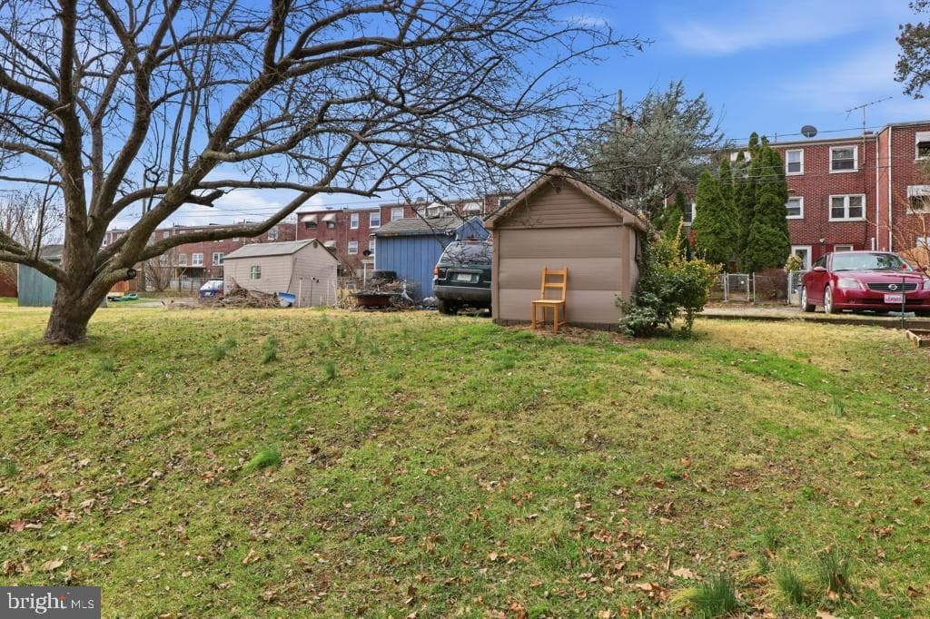 71 Hershey Avenue photo 31