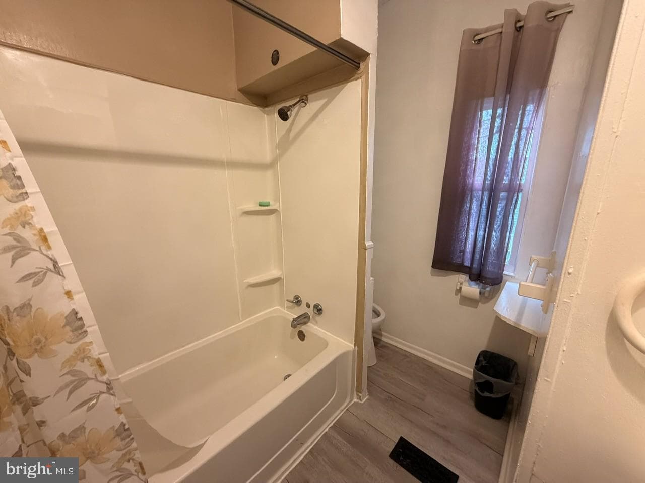203 Oakfield Court W photo 12