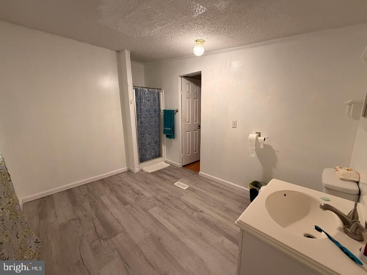 203 Oakfield Court W photo 23