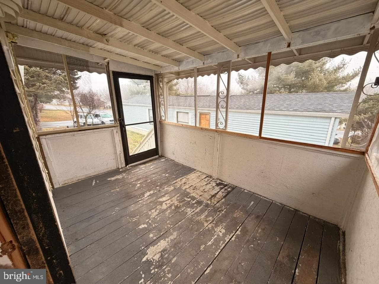 203 Oakfield Court W photo 9