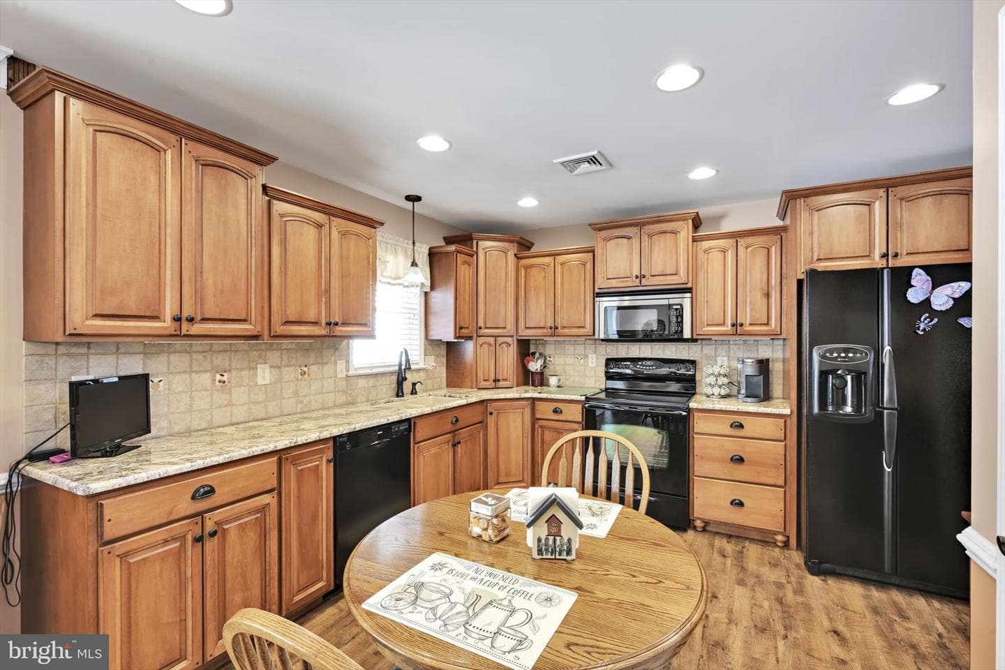 820 Cambridge Drive photo 14