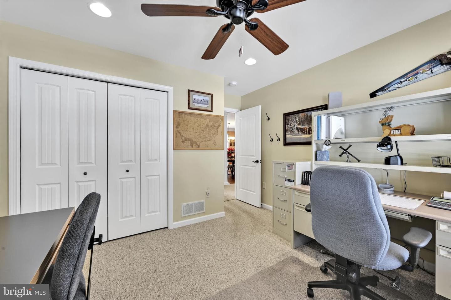 820 Cambridge Drive photo 27