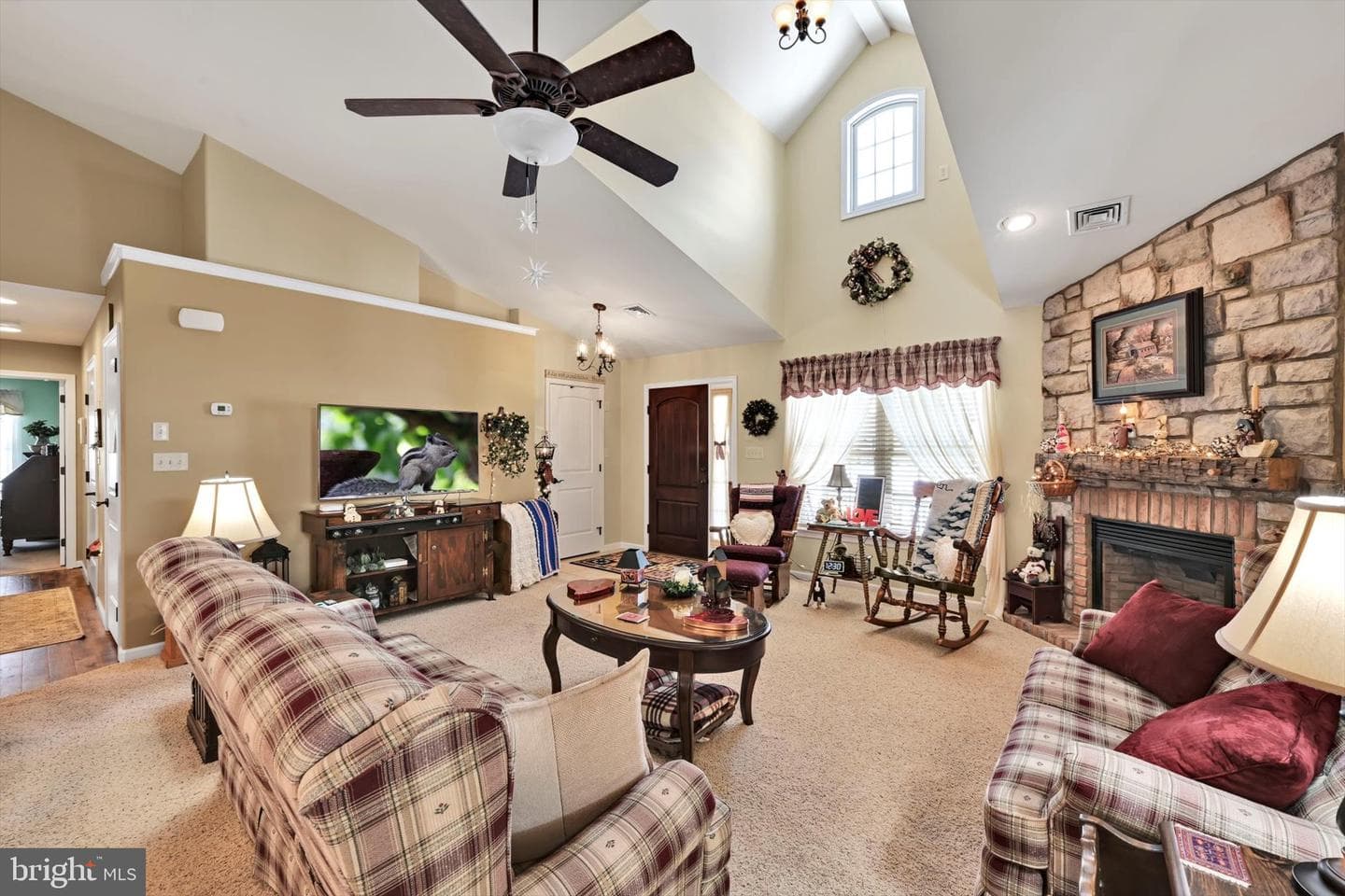 820 Cambridge Drive photo 8
