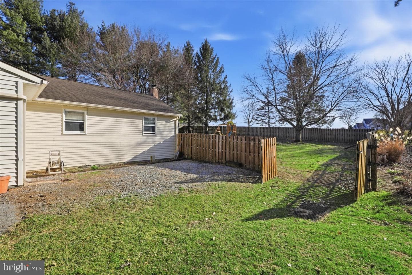 1424 E Newport Road photo 24