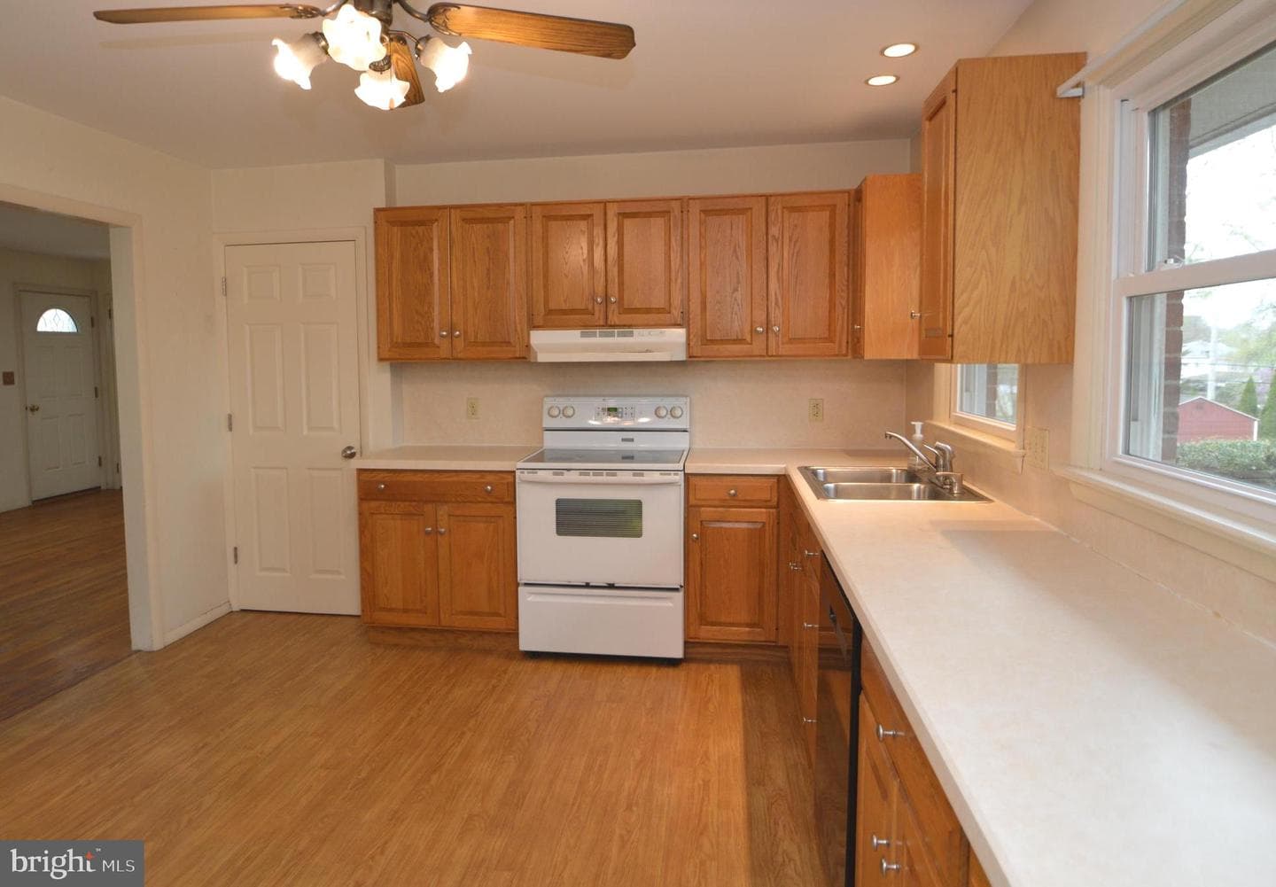 401 Lemon Street photo 14