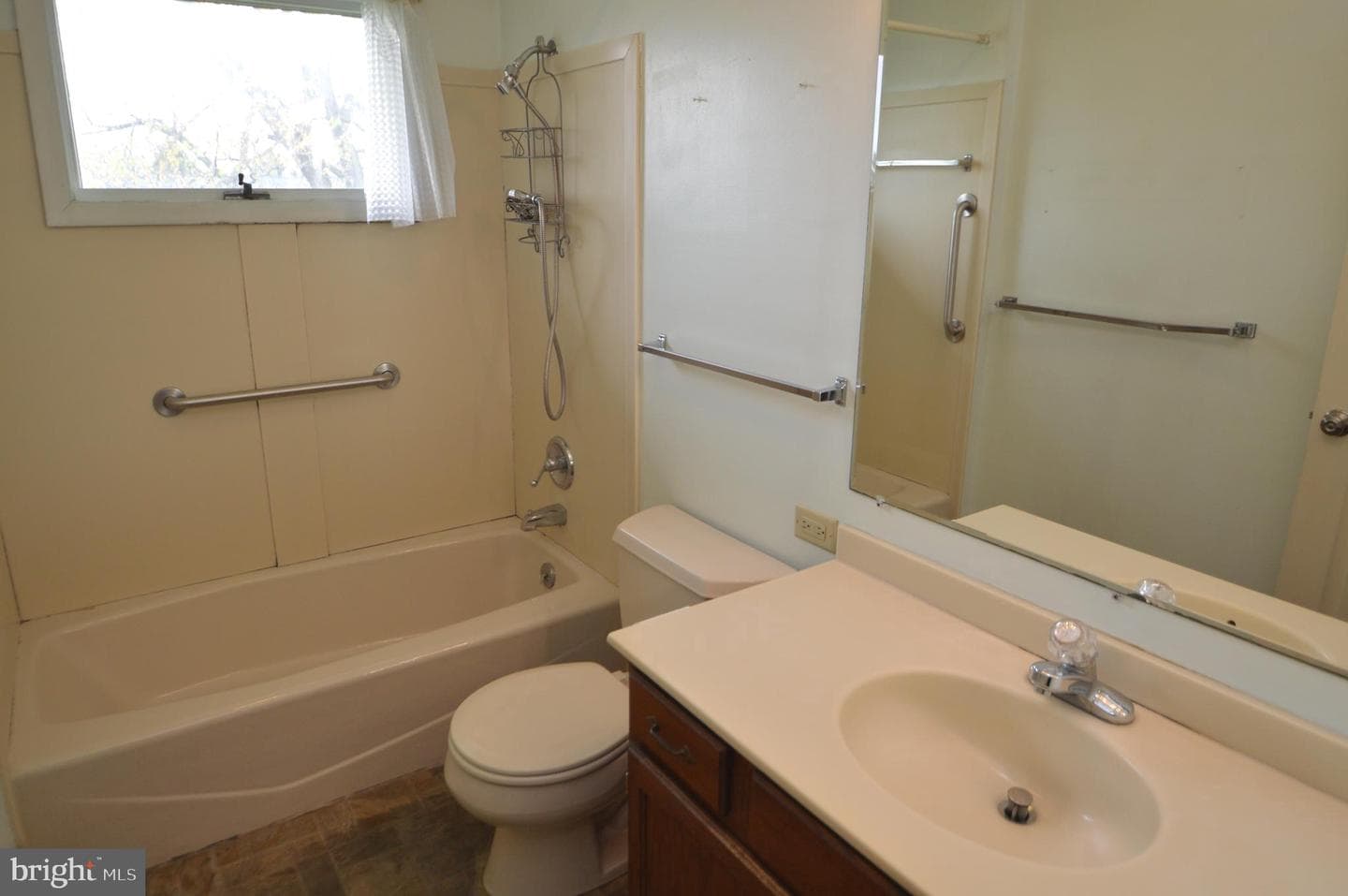 401 Lemon Street photo 23