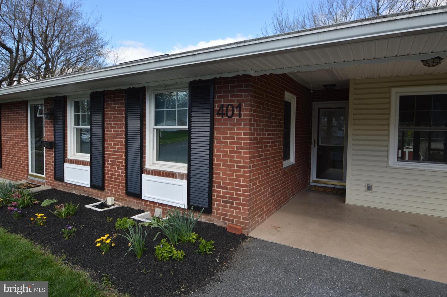 401 Lemon Street photo 4