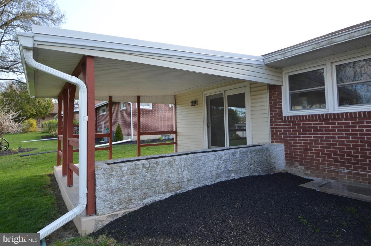 401 Lemon Street photo 9