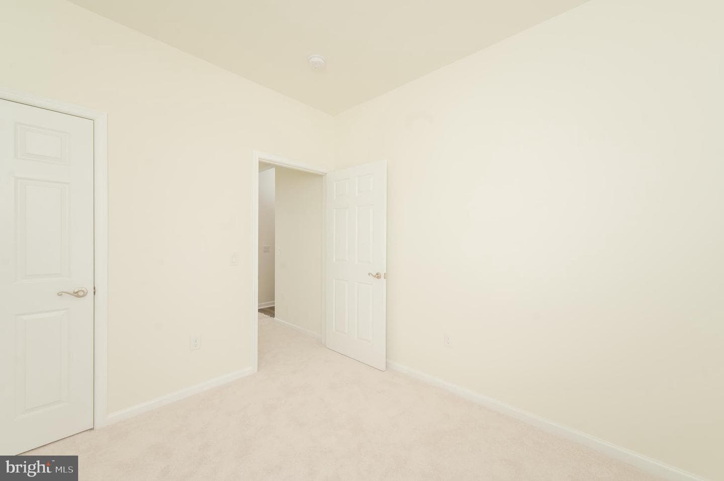 631 Thoreau Drive photo 27