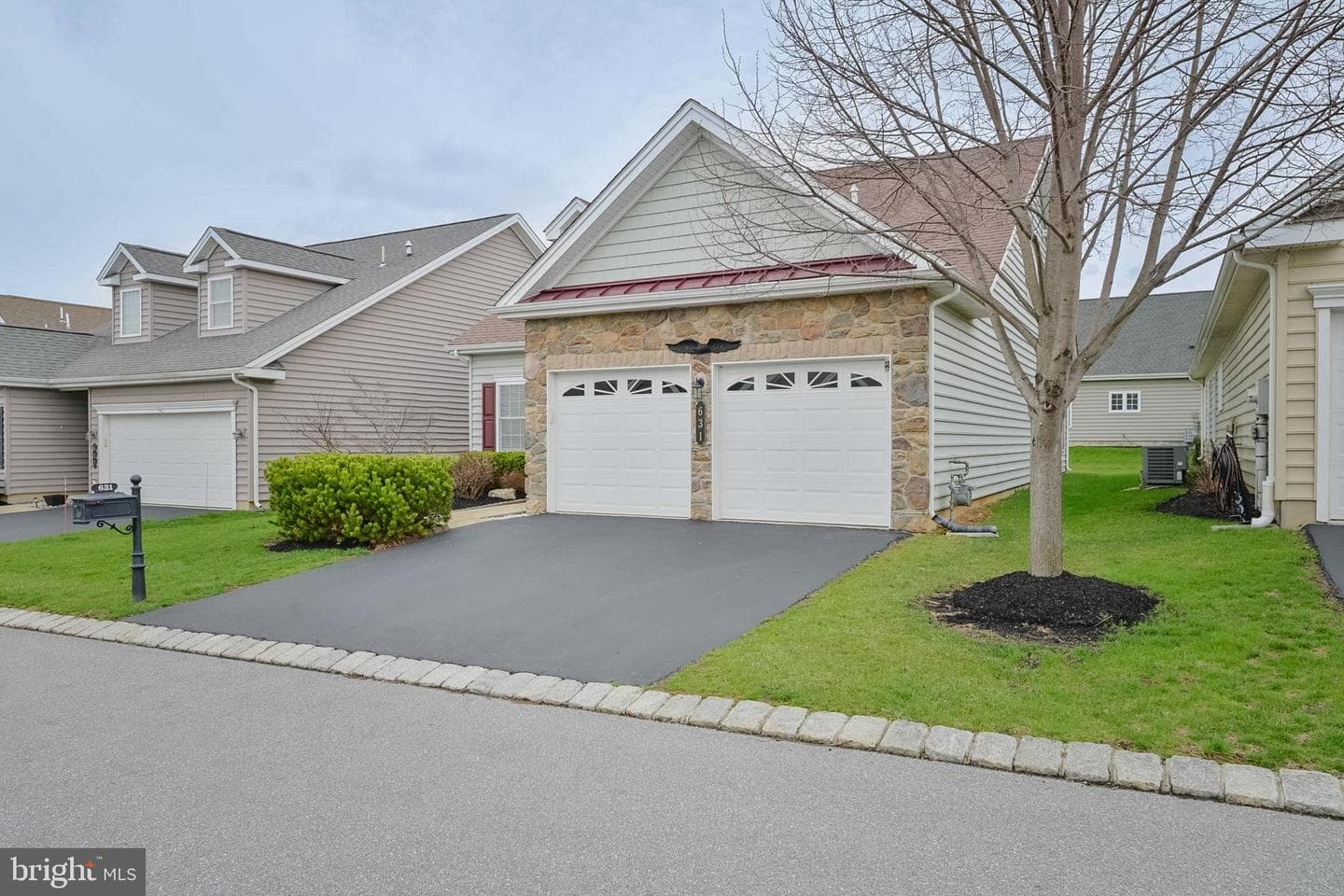 631 Thoreau Drive photo 6