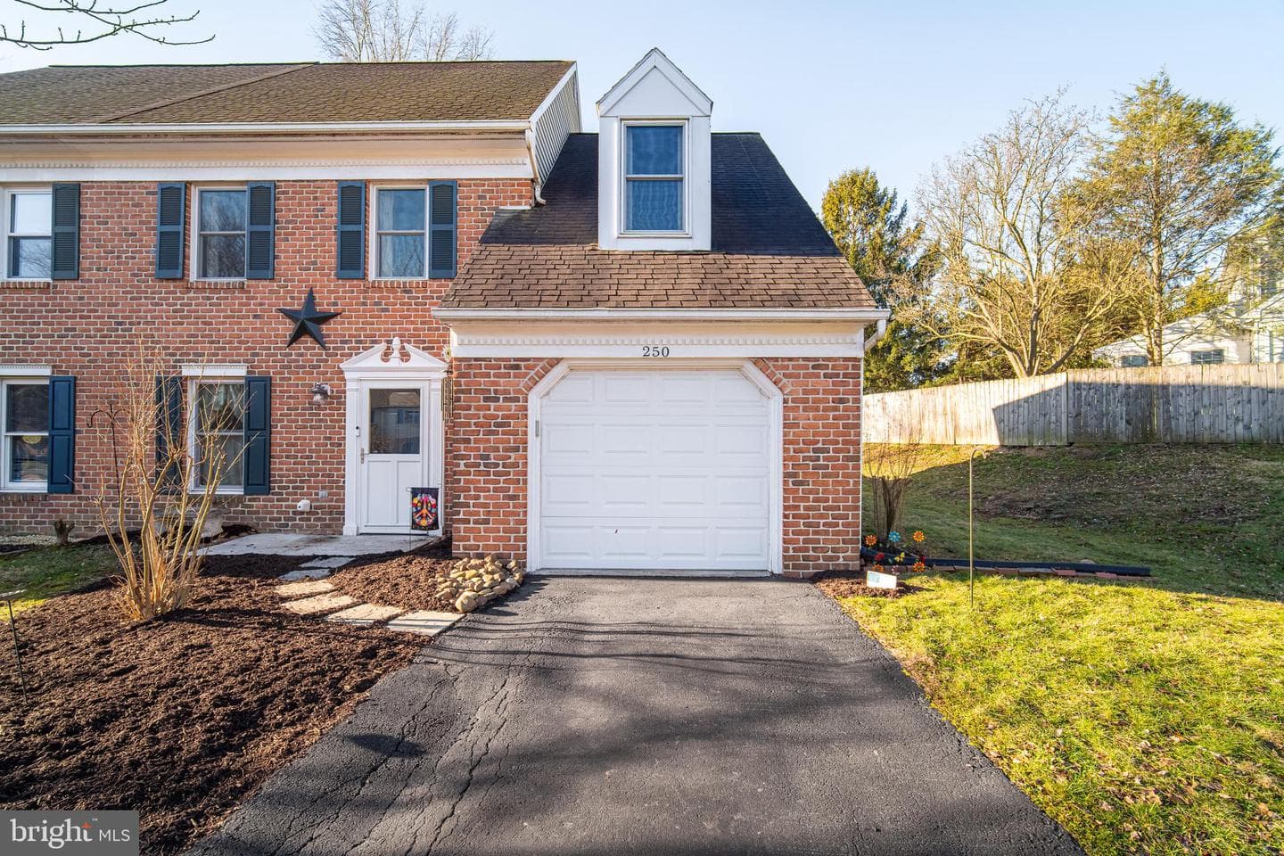 250 Huntington Drive photo 31
