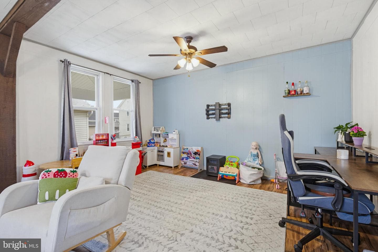 114 N Market Avenue photo 16