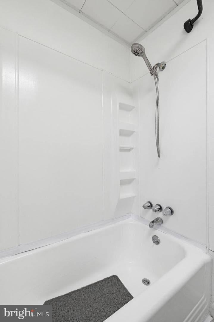 114 N Market Avenue photo 25