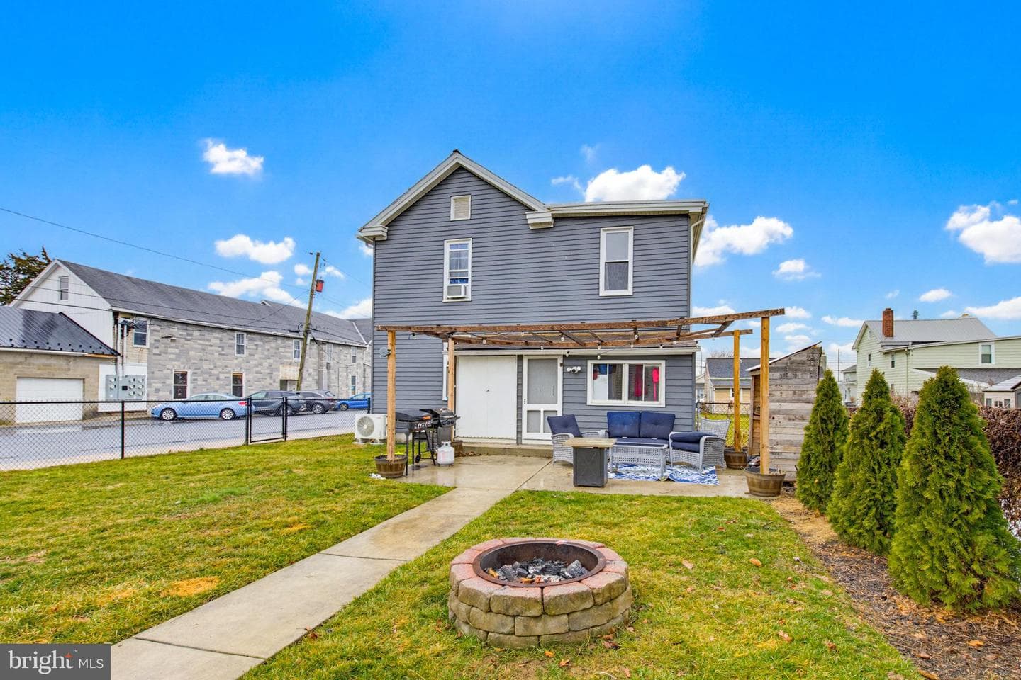 114 N Market Avenue photo 38