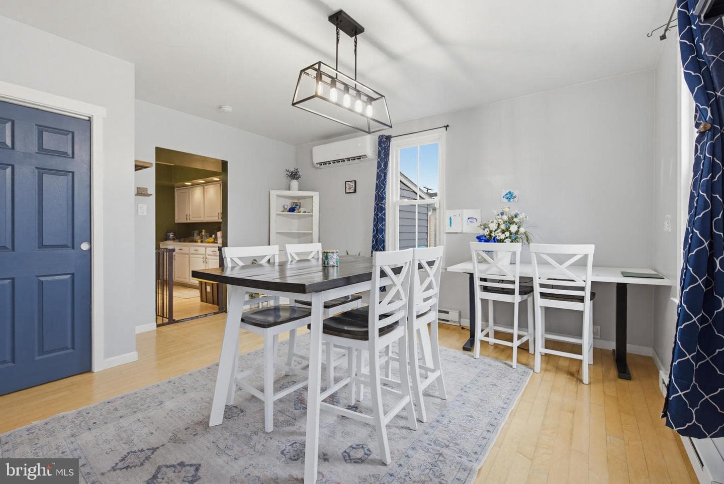 114 N Market Avenue photo 6