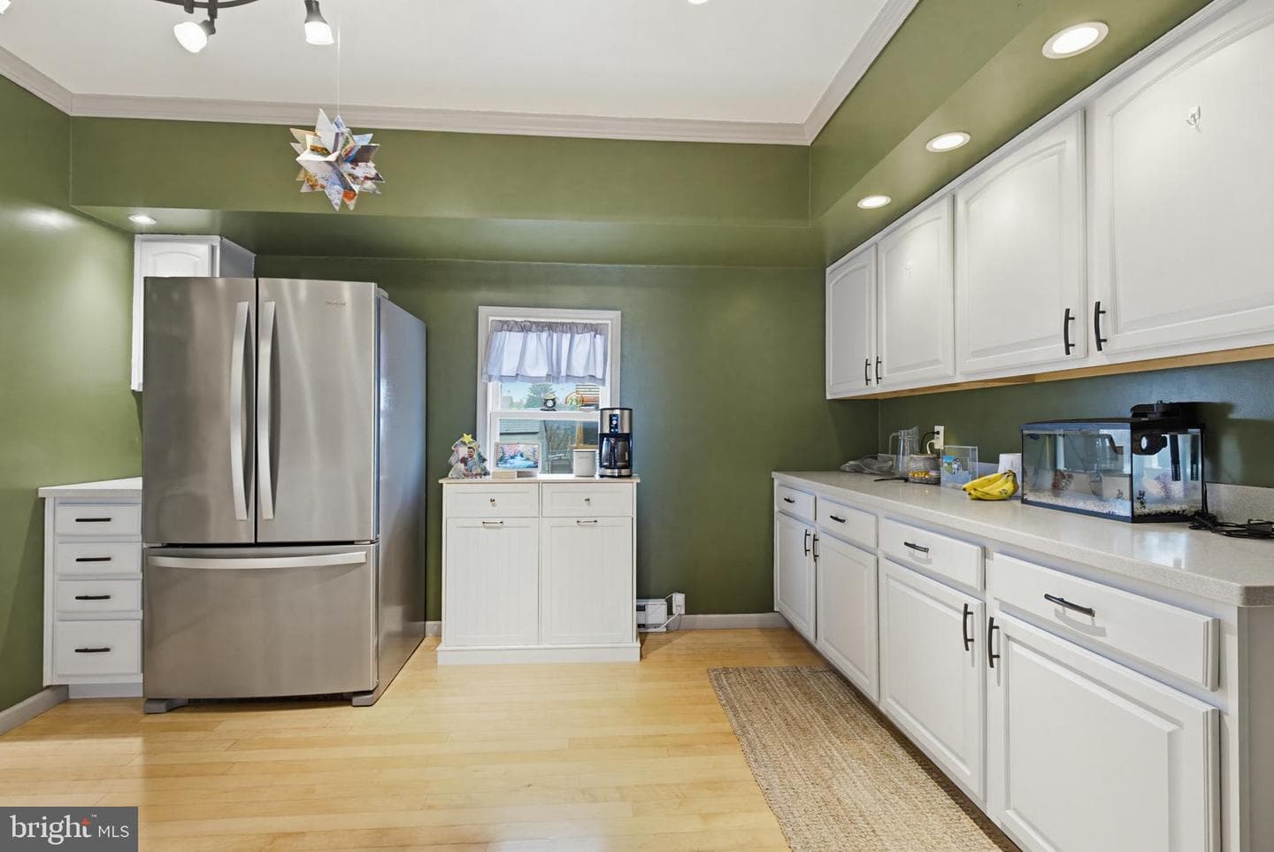 114 N Market Avenue photo 8