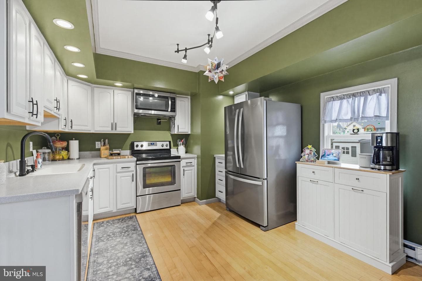 114 N Market Avenue photo 9