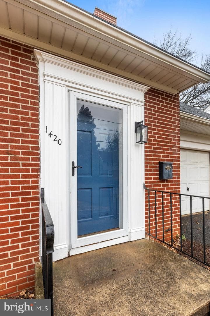 1420 Clearview Avenue photo 4