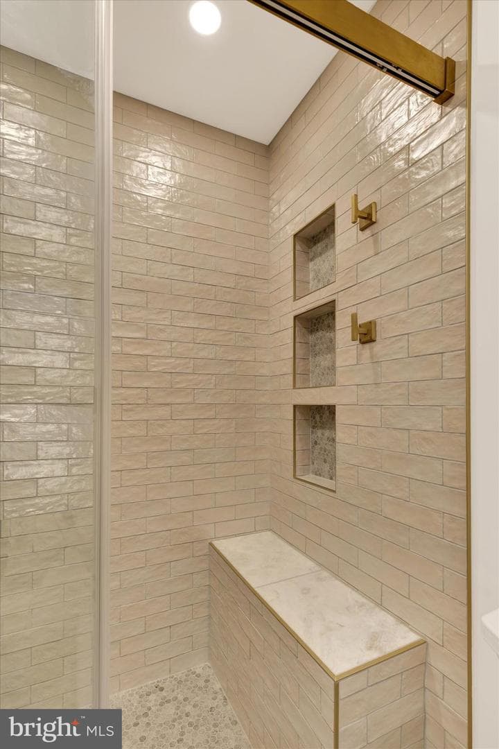 226 Loghes Drive photo 32