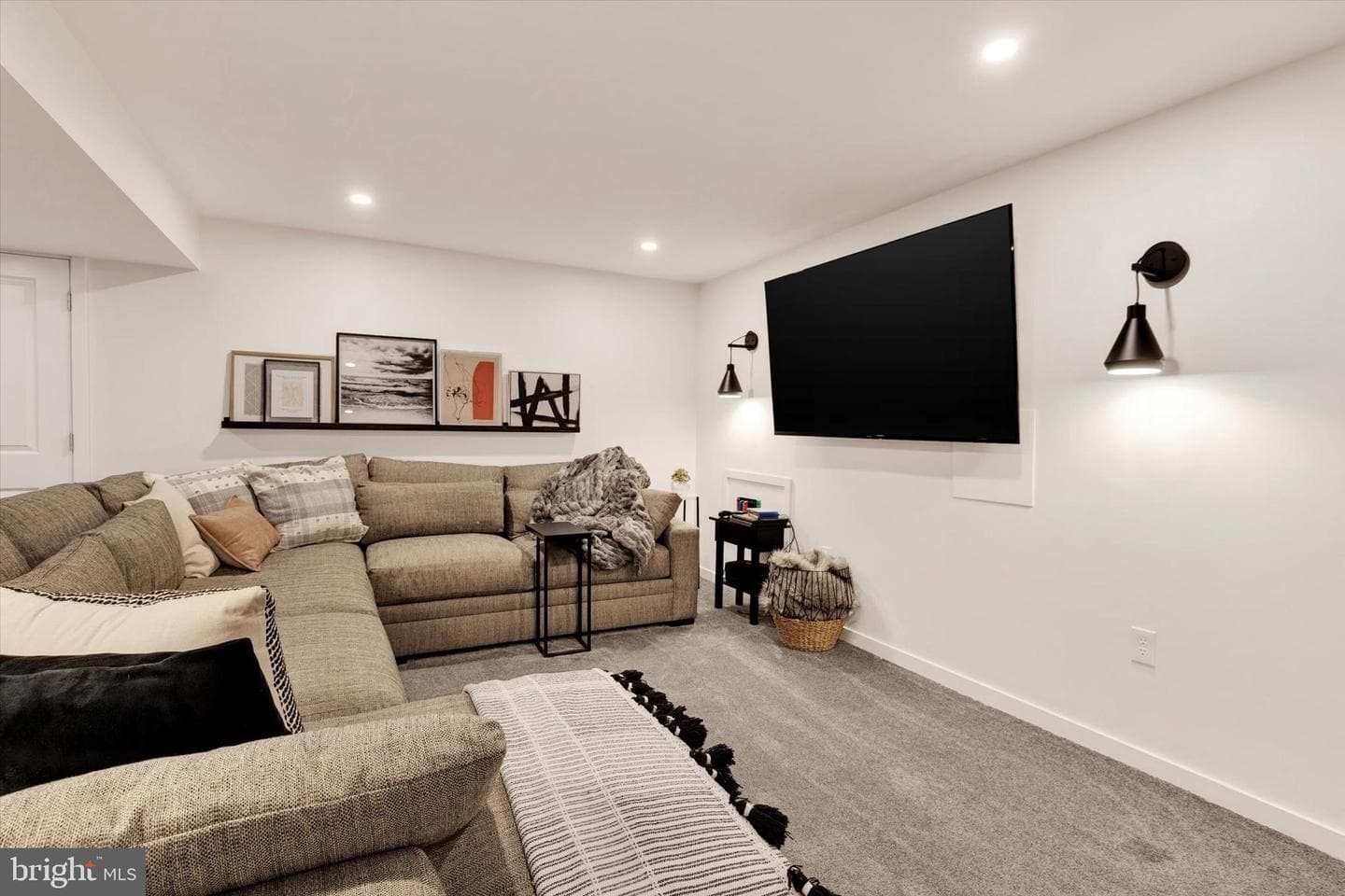 226 Loghes Drive photo 43